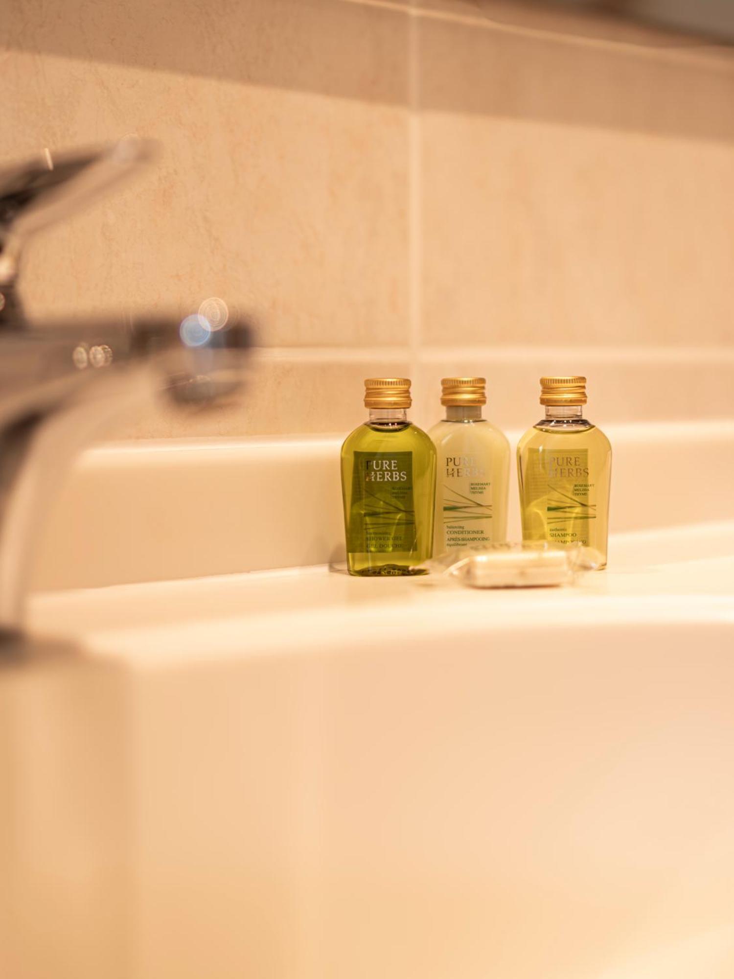 Single Room,1638476934:JPEG